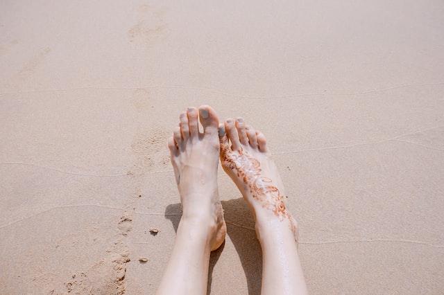 feet pic on the beach